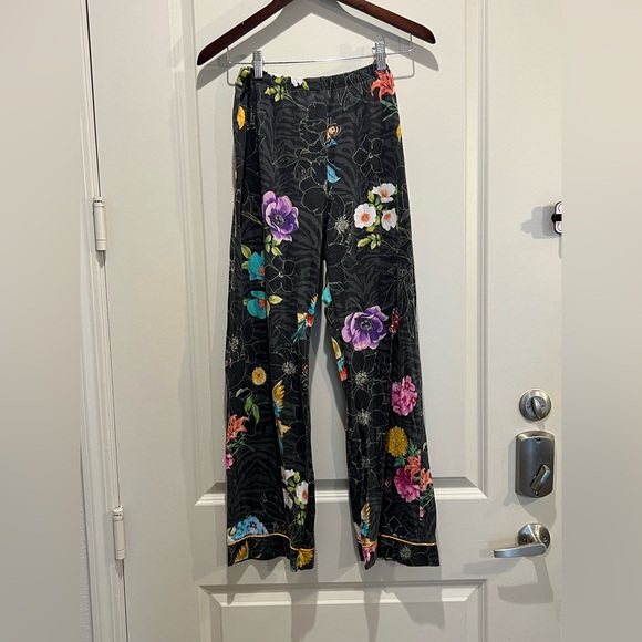 Johnny Was Butterfly Hummingbird Pajama Set Size M - Picture 7 of 12